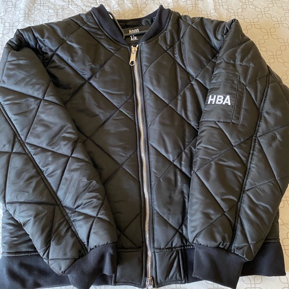 HBA against Hood by are quilted-jacket - Picture 2 of 6